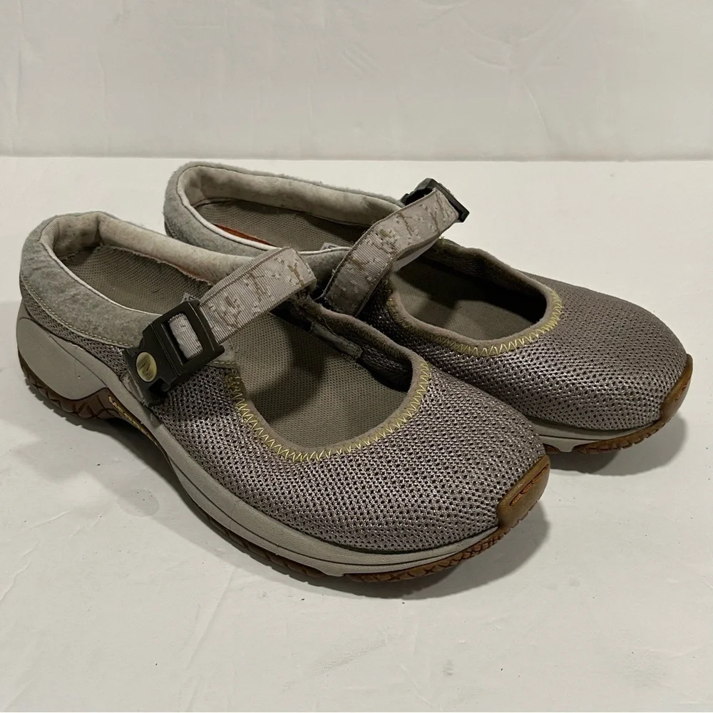 MERRELL Woman’s Encore Mary Jane Trail Shoes Grey Outdoor Adjustable, size 7